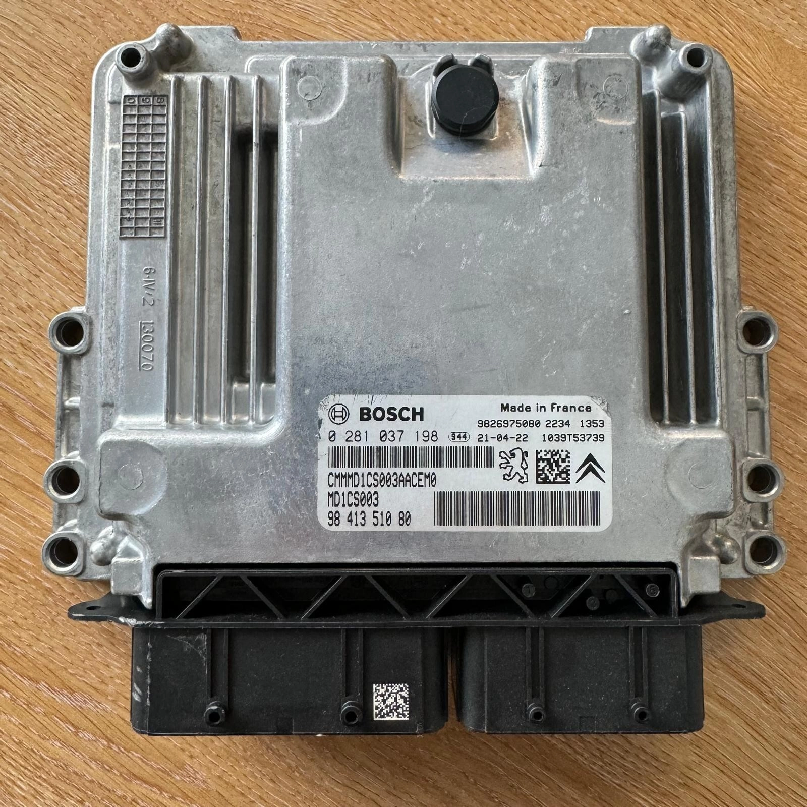 PEUGEOT CİTROEN OPEL BOSCH MD1CS003 ARAÇ BEYNİ 2.EL ÇIKMA ORJİNAL 0 281 037 198 (GÜNCELLEME ALAN VERSİYON)