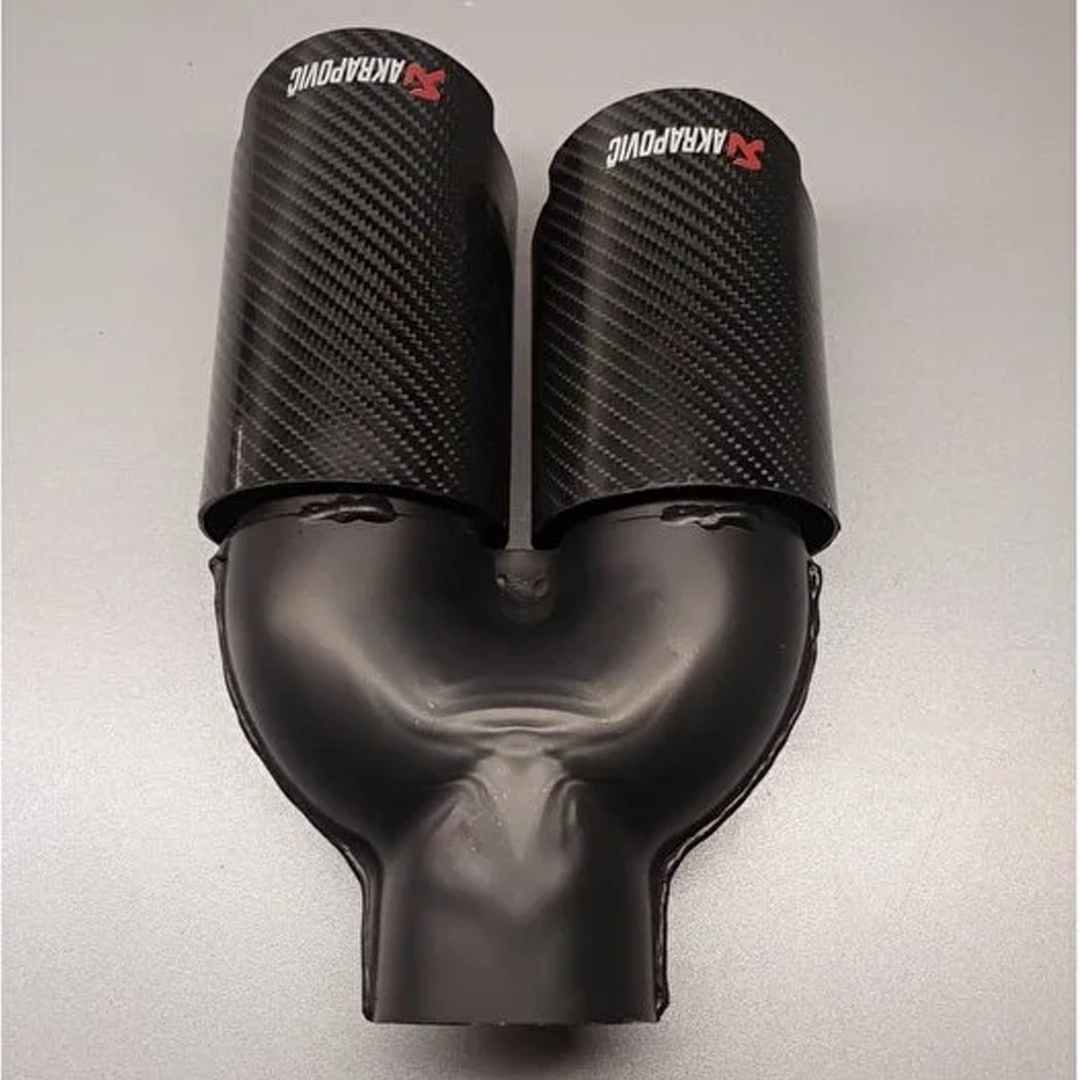 AKRAPOVİÇ 76MM KROM KARBON KAPLAMALI ÇİFT ÇIKIŞ SOL EGZOZ UCU