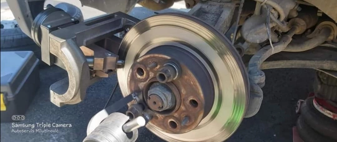 FDT 4000 Araç Üzerinde Fren Disk Torna Makinesi